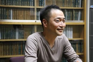 『焔』(新潮社刊)の著者、星野智幸さん
