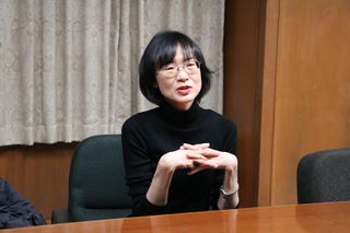 『百年泥』（新潮社刊）で芥川賞を受賞した石井遊佳さん