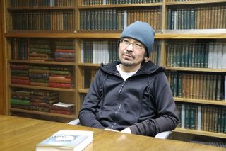 『ミライミライ』(新潮社刊)の著者、古川日出男さん