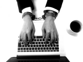 テレワークで「うつ」になる人も。IT技術者たちのメンタルを守るためには(*画像はイメージです)