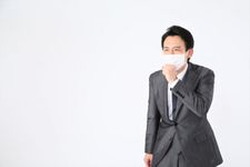 【はたらく】インフルエンザなのに出勤してくる同僚…法律的にはアウト？