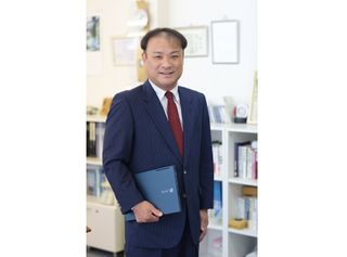 『「最強」ソリューション戦略』（日本経済新聞出版社刊）の著者、高杉康成さん
